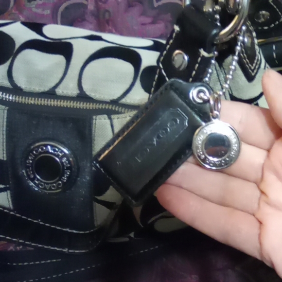 Coach purse - Picture 2 of 4